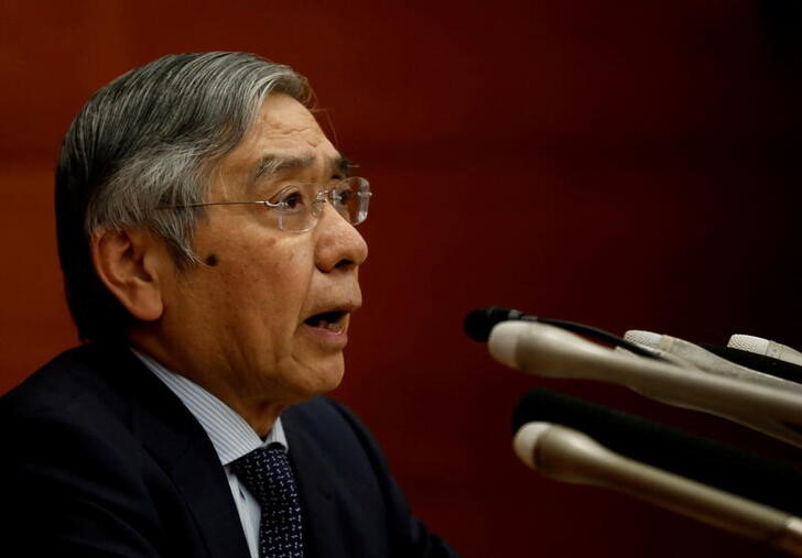 &copy; Reuters. 　６月１７日、日銀の黒田総裁は、最近の急速な円安進行は先行きの不確実性を高め、企業による事業計画策定を困難にするなど「経済にマイナスであり、望ましくない」と述べた。写真は