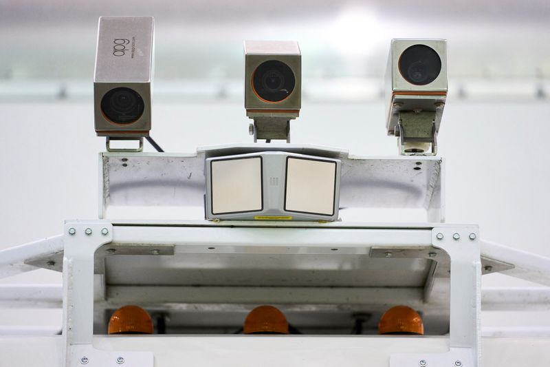 © Reuters. Detail of an AV truck parked in a Gatik AI facility at AllianceTexas, a 27,000 acre business complex boasting some of the country’s largest freight operations, in Fort Worth, Texas, U.S., May 18, 2022. REUTERS/Cooper Neill