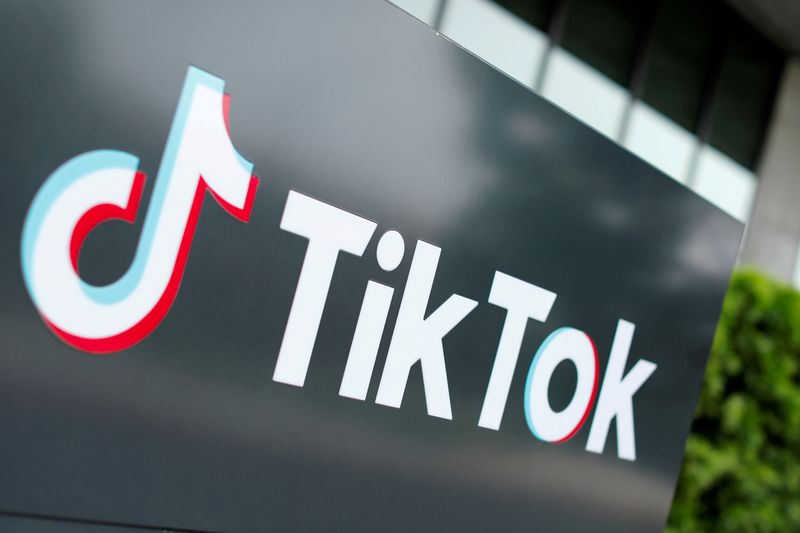 &copy; Reuters. FILE PHOTO: The TikTok logo is pictured outside the company's U.S. head office in Culver City, California, U.S.,  September 15, 2020.   REUTERS/Mike Blake
