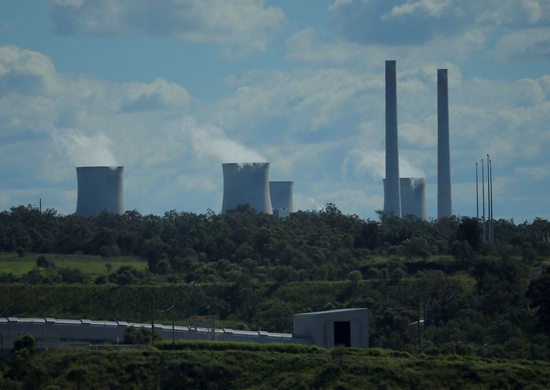 &copy; Reuters. FILE PHOTO: The Liddell coal-fired power station is pictured in the Hunter Valley, north of Sydney, Australia, April 9, 2017.  REUTERS/Jason Reed/File Photo/File Photo