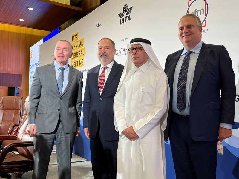 © Reuters. Wille Walsh, H.E. Akbar Al Baker, Robin Hayes e Mehmet Tevfik Nane após a coletiva de imprensa de abertura na 78ª reunião anual da IATA, órgão global da indústria aérea, em Doha, no Qatar
20/06/2022
REUTERS/Imad Creidi