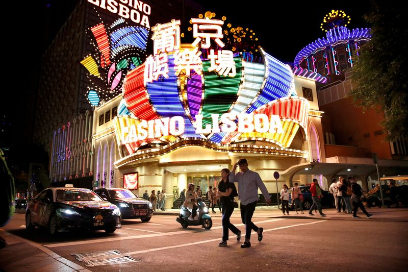 &copy; Reuters. Un hôtel-casino de la ville chinoise de Macao, la plus grande plaque tournante des jeux d'argent au monde, a été fermé mardi par les autorités avec 700 personnes confinées à l'intérieur en raison d'un cas d'infection au coronavirus. /Photo d'archi