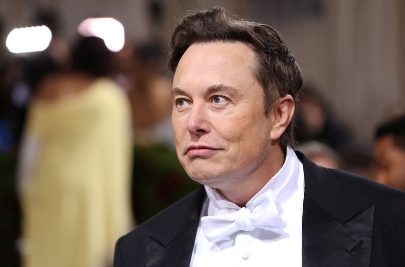 &copy; Reuters. FOTO DE ARCHIVO. Elon Musk llega a una gala en el Museo Metropolitano de Arte, en la ciudad de Nueva York, Estados Unidos. 2 de mayo de 2022. REUTERS/Andrew Kelly