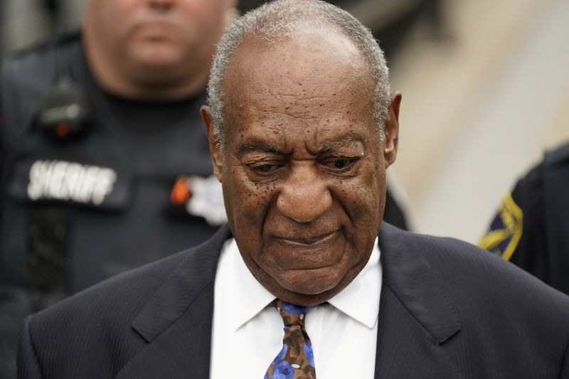 © Reuters. FILE PHOTO: Actor and comedian Bill Cosby leaves the Montgomery County Courthouse after his first day of sentencing hearings in his sexual assault trial in Norristown, Pennsylvania, U.S., September 24, 2018. REUTERS/Jessica Kourkounis