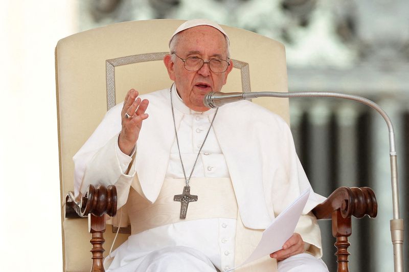&copy; Reuters. El Papa Francisco celebra la audiencia general semanal en la Ciudad del Vaticano. 22 de junio de 2022. REUTERS/Remo Casilli