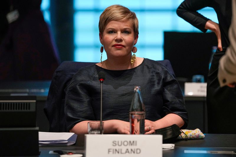 &copy; Reuters. FOTO DE ARCHIVO: La ministra de Finanzas de Finlandia, Annika Saarikko, en Luxemburgo