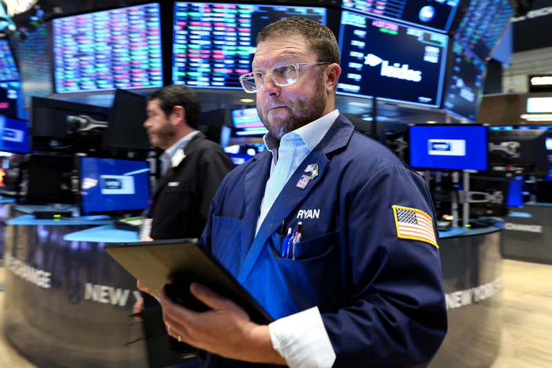 &copy; Reuters. 米国株式市場は値動きの激しい展開となった後、ほぼ変わらずで取引を終えた。３月撮影（２０２２年　ロイター/Brendan McDermid）