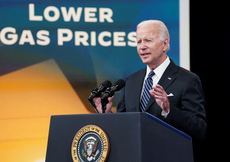 &copy; Reuters. U.S. President Joe Biden calls for a federal gas tax holiday as he speaks about gas prices during remarks in the Eisenhower Executive Office Building's South Court Auditorium at the White House in Washington, U.S., June 22, 2022. REUTERS/Kevin Lamarque