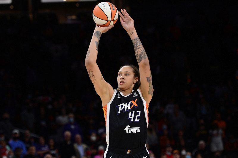 &copy; Reuters. FILE PHOTO: Oct 13, 2021; Phoenix, Arizona, USA; Phoenix Mercury center Brittney Griner (42) shoots against the Chicago Sky during the first half of game two of the 2021 WNBA Finals at Footprint Center. Mandatory Credit: Joe Camporeale-USA TODAY Sports/Fi