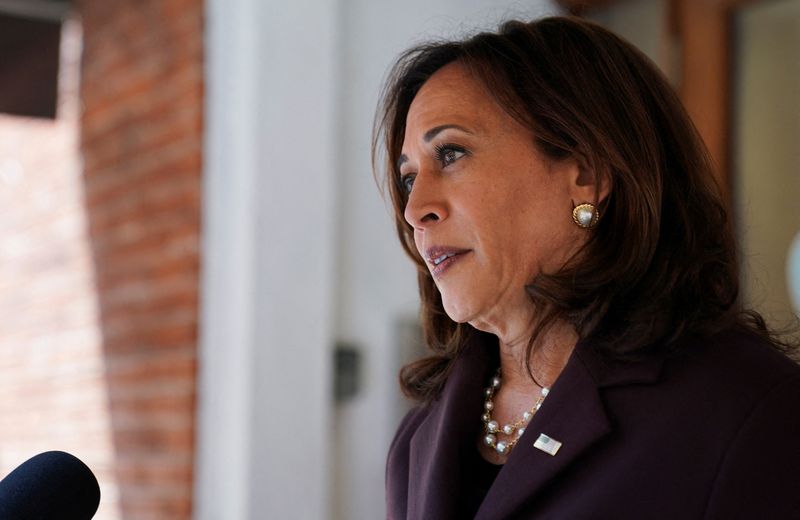 &copy; Reuters. FILE PHOTO: U.S. Vice President Kamala Harris speaks to the media after touring a Los Angeles small business, Dream Big Children's Center, in Los Angeles, California, U.S. June 8, 2022. REUTERS/Lauren Justice