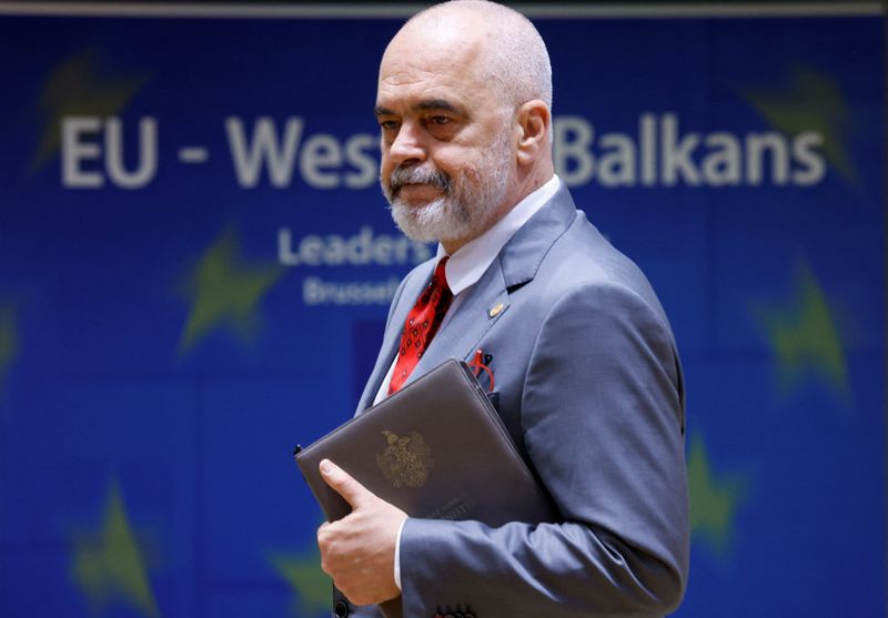 &copy; Reuters. El primer ministro de Albania, Edi Rama, llega a la reunión de los países de los Balcanes Occidentales con los líderes de la UE, en Bruselas, Bélgica, el 23 de junio de 2022. REUTERS/Yves Herman