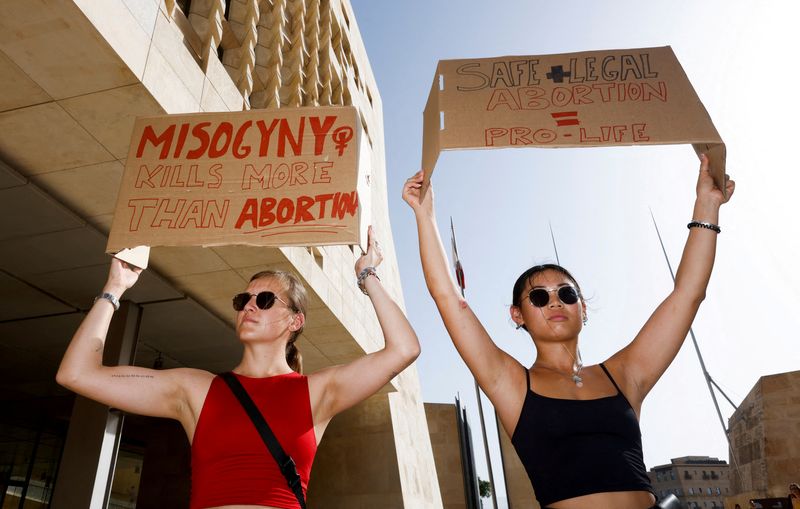&copy; Reuters. FOTO DE ARCHIVO: Protesta contra la prohibición total del aborto en Malta frente a la Casa del Parlamento en La Valeta, Malta, el 22 de junio de 2022.  REUTERS/Darrin Zammit Lupi/File Photo