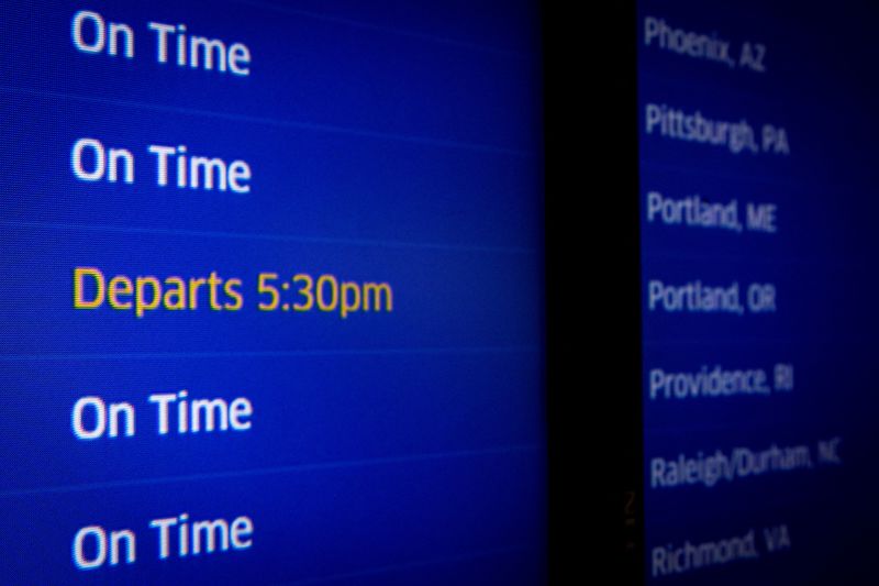 U.S. complaints against airlines soar as on-time arrivals fall