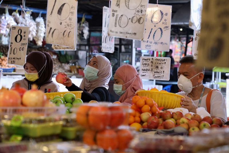 Malaysia's May CPI up 2.8% y/y, higher than forecast