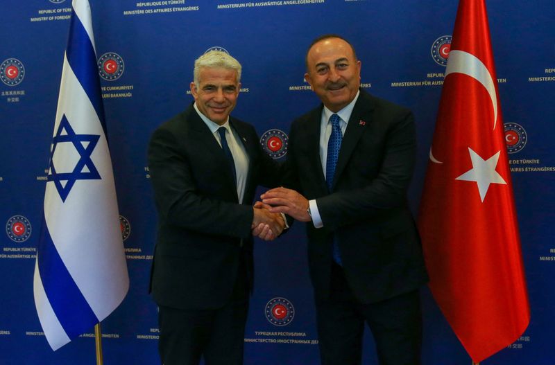 &copy; Reuters. Turkish Foreign Minister Mevlut Cavusoglu and Israeli Foreign Minister Yair Lapid meet in Ankara, Turkey, June 23, 2022. Necati Savas/Pool via REUTERS