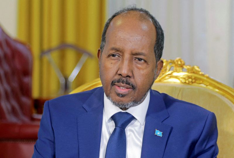 &copy; Reuters. الرئيس الصومالي حسن شيخ محمود في 28 مايو أيار 2022 . تصوير: فيصل عمر-رويترز.