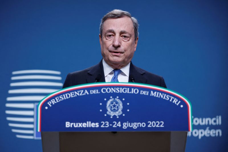 &copy; Reuters. Italian Prime Minister Mario Draghi attends a news conference during a European Union leaders summit in Brussels, Belgium June 24, 2022. REUTERS/Johanna Geron