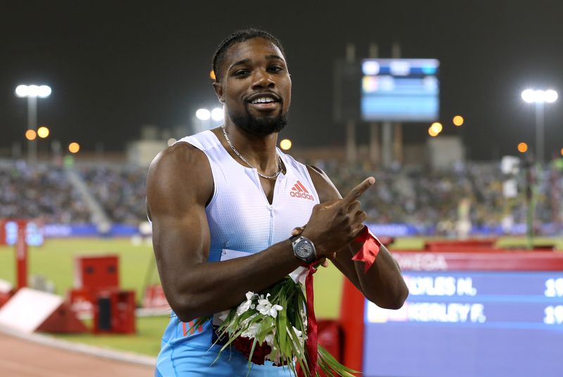 &copy; Reuters. نواه لايلس بعد الفوز بسباق 200 متر بالدوري الماسي في الدوحة يوم 13 مايو أيار 2022. تصوير: إبراهيم العمري - رويترز.
