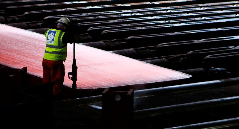 &copy; Reuters. FILE PHOTO: Steel is seen in the rolling mill following the  recommissioning of the works by Liberty Steel Group at the Dalzell steel plant in Motherwell, Britain September 28, 2016. REUTERS/Russell Cheyne