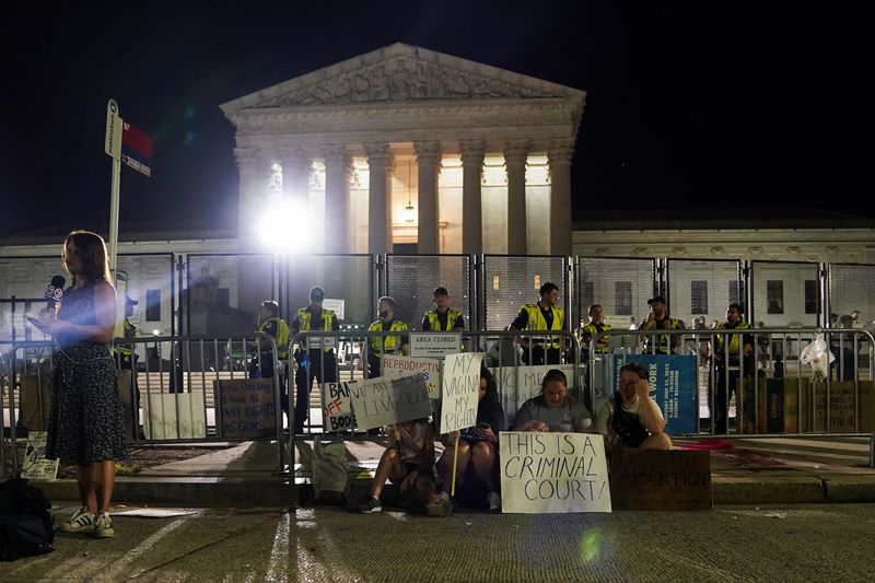 États-Unis: Manifestations devant la Cour suprême après la révocation du droit à l'avortement