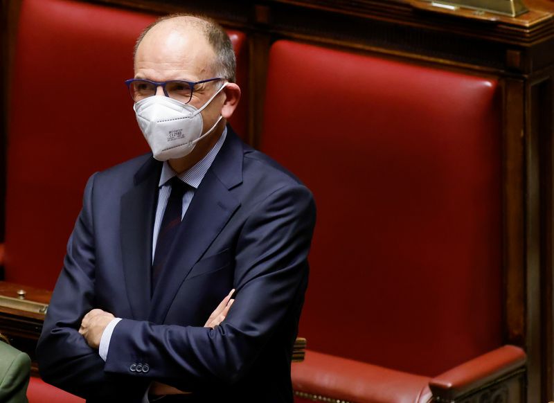 &copy; Reuters. Enrico Letta, líder do Partido Democrático da Itália no plenário do Parlamento italiano em Roma
24/01/2022 REUTERS/Yara Nardi/Pool