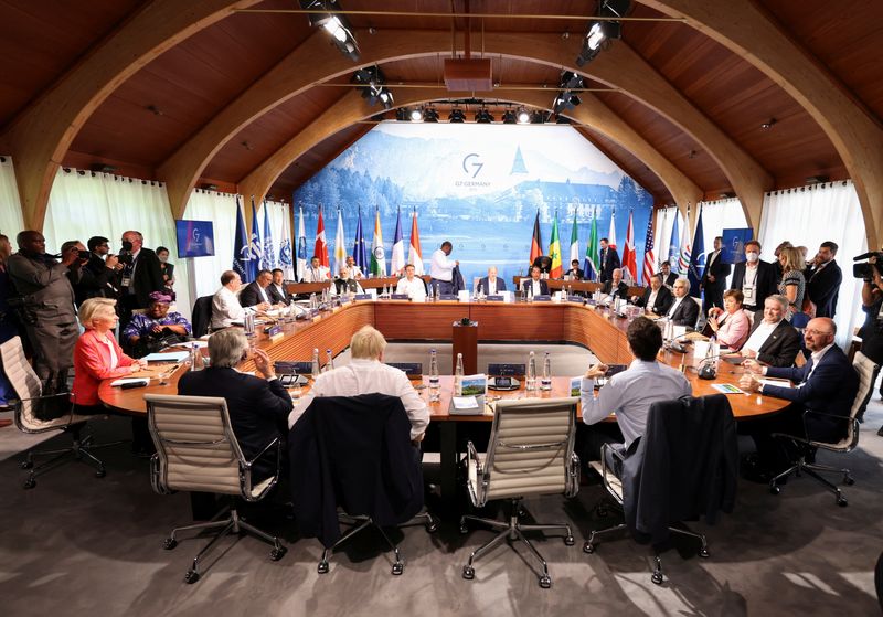 &copy; Reuters. FILE PHOTO: A general view of G7 leaders meeting with outreach guests for the working session of the G7 leaders' summit at the Bavarian resort of Schloss Elmau, near Garmisch-Partenkirchen, Germany, June 27, 2022. REUTERS/Lukas Barth/Pool