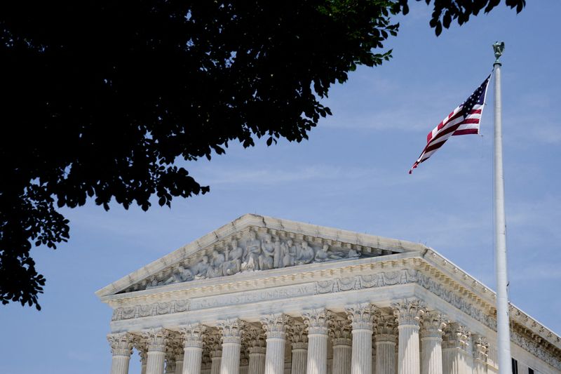 &copy; Reuters. FILE PHOTO: The U.S. Supreme Court building is seen in Washington, U.S., June 26, 2022. REUTERS/Elizabeth Frantz