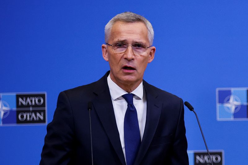 &copy; Reuters. El Secretario General de la OTAN, Jens Stoltenberg, habla durante una conferencia de prensa antes de una cumbre de la OTAN que tendrá lugar en Madrid, en la sede de la Alianza en Bruselas, Bélgica. 27 de junio, 2022. REUTERS/Johanna Geron