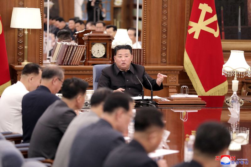 &copy; Reuters. 　北朝鮮の国営朝鮮中央通信（ＫＣＮＡ）は６月２８日、金正恩総書記が２７日に朝鮮労働党書記局拡大会議を主宰したと伝えた。平壌で２７日撮影。ＫＣＮＡ提供写真（２０２２年　ロイ