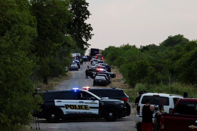 Mexican consul en route to Texas site where migrants found dead in trailer