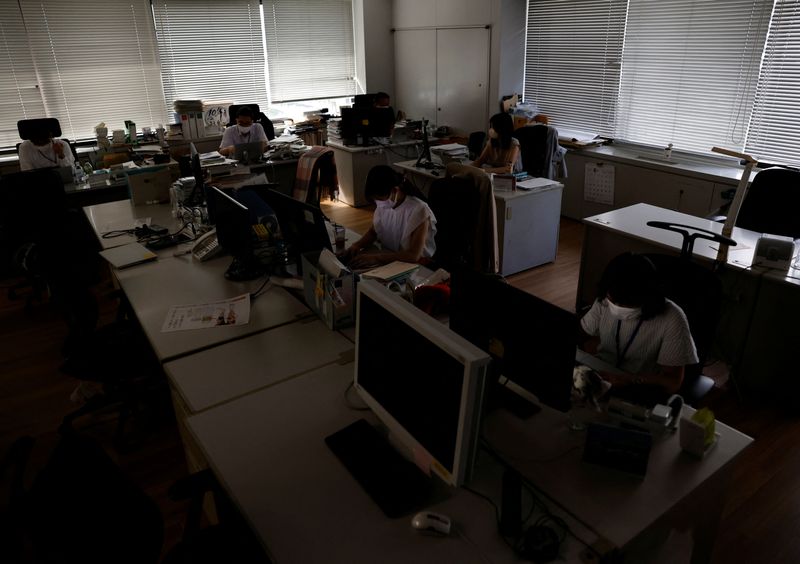&copy; Reuters. The interior of Ministry of Economy, Trade and Industry (METI) building is dimly lit to save electricity during daytime as Japanese government issues warning over possible power crunch in Tokyo, Japan June 27, 2022.  REUTERS/Issei Kato