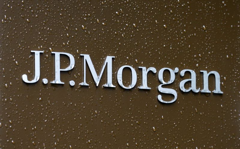 &copy; Reuters. FILE PHOTO: The logo of J.P. Morgan is seen in Zurich, Switzerland July 8, 2021.  REUTERS/Arnd Wiegmann