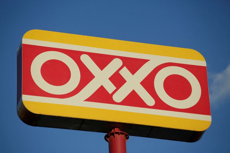 © Reuters. Rede mexicana Oxxo foca em consumidor que prefere conveniência em vez de preço no Brasil
26/08/2018
REUTERS/Daniel Becerril