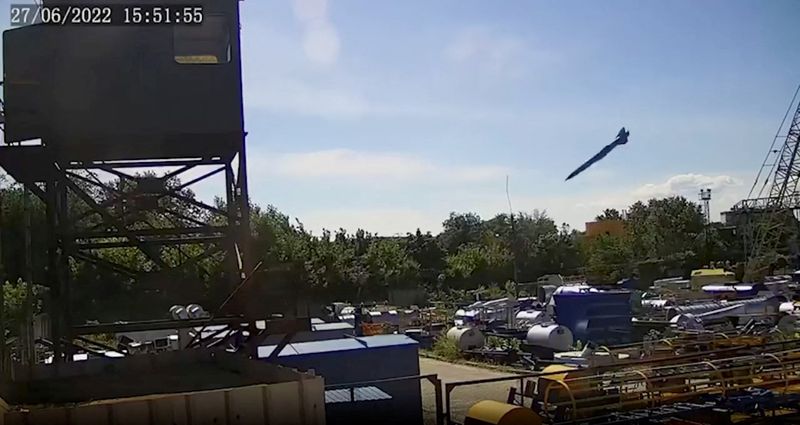 &copy; Reuters. A Russian missile approaches a shopping mall, amid Russia's attack on Ukraine, at a location given as Kremenchuk, in Poltava region, Ukraine in this still image taken from handout CCTV footage released June 28, 2022.  CCTV via Instagram @zelenskiy_officia