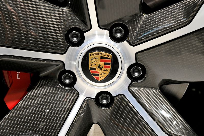 &copy; Reuters. FILE PHOTO: The Porsche logo is seen on wheel as Porsche's new Taycan 4S is revealed at the LA Auto Show in Los Angeles, California, U.S., November 20, 2019. REUTERS/Andrew Cullen