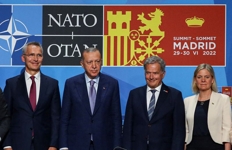 &copy; Reuters. FILE PHOTO: NATO Secretary General Jens Stoltenberg, Turkish President Tayyip Erdogan, Finland's President Sauli Niinisto and Sweden's Prime Minister Magdalena Andersson  pose after signing a document during a NATO summit in Madrid, Spain, June 28, 2022. 