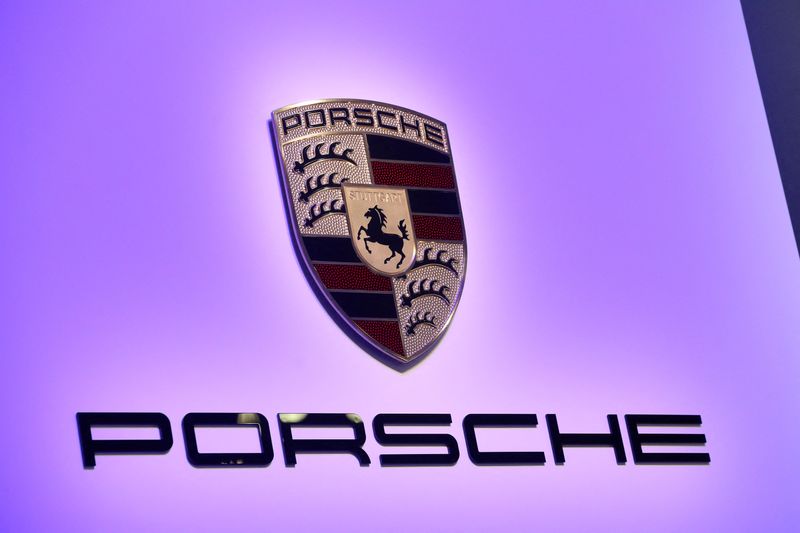 © Reuters. FILE PHOTO: The Porsche logo is seen duering the 2020 Porsche 911 Speedster reveal at the 2019 New York International Auto Show in New York City, New York, U.S, April 17, 2019. REUTERS/Brendan McDermid/File Photo