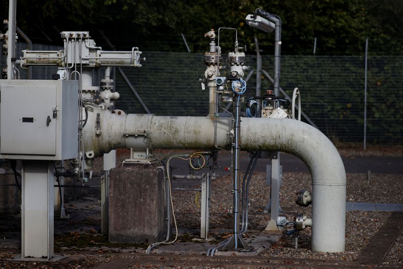 EU race to fill gas storage draws record supplies from Britain
