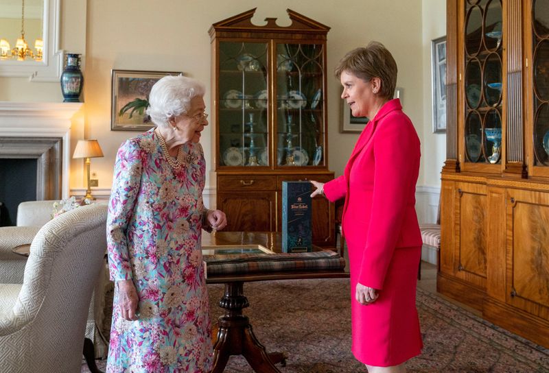&copy; Reuters. Britain's Queen Elizabeth receives Scotland's First Minister Nicola Sturgeon during an audience at the Palace of Holyroodhouse, as part of her traditional trip to Scotland for Holyrood Week, in Edinburgh, Scotland, Britain, June 29, 2022. Jane Barlow/Pool