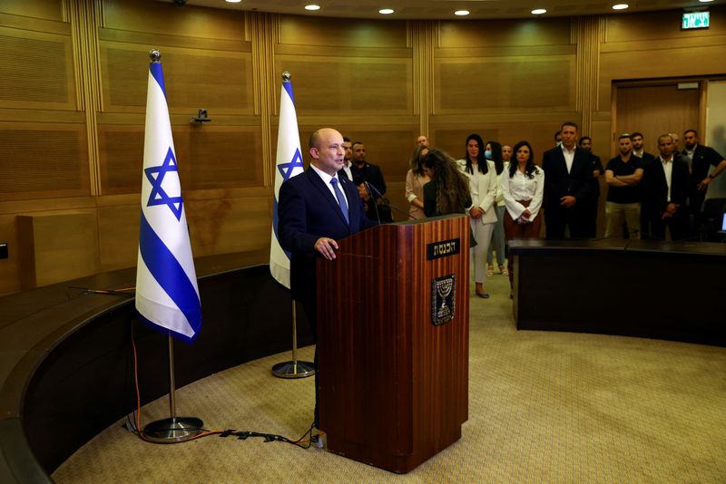 © Reuters. Israeli Prime Minister Naftali Bennett delivers a statement to the media, telling reporters he will not be running in Israel's next election, at the Knesset, the Israeli Parliament, in Jerusalem June 29, 2022. REUTERS/Ronen Zvulun