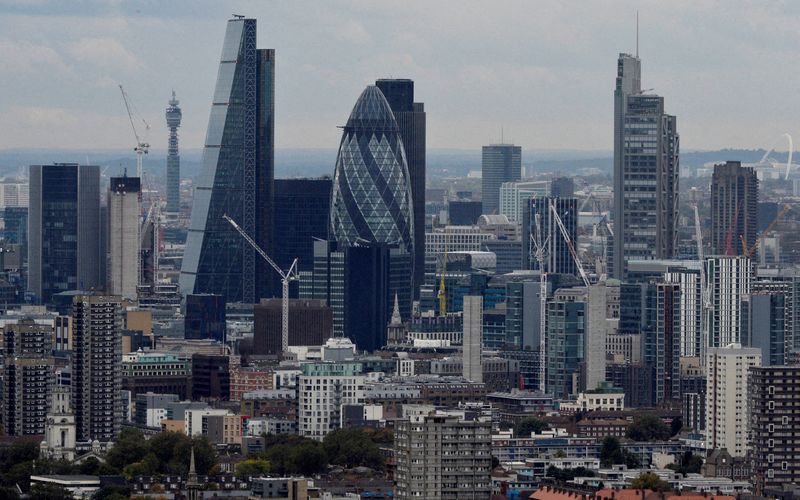 &copy; Reuters. FILE PHOTO: A general view is seen of the London skyline from Canary Wharf in London, Britain, October 19, 2016. REUTERS/Hannah McKay