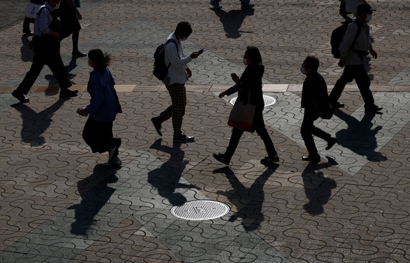 &copy; Reuters. 　６月３０日、東京都は午後に開催した新型コロナウイルス感染症に関するモニタリング会議で、感染状況の警戒度を上から２番目に深刻な「感染が拡大している」に１段階引き上げた。写