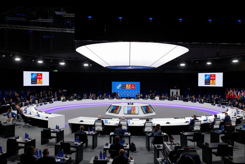 © Reuters. A general view of the round table of a NATO summit in Madrid, Spain June 30, 2022. REUTERS/Yves Herman  