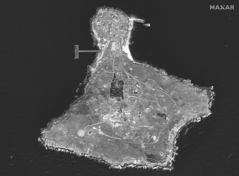 &copy; Reuters. Un'immagine satellitare mostra una panoramica dell'Isola dei Serpenti, Ucraina, 21 giugno 2022. Maxar Technologies/Handout via REUTERS