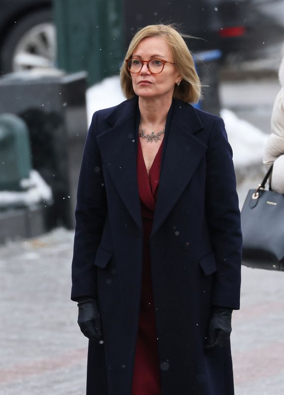 &copy; Reuters. السفيرة البريطانية ديبورا برونرت في موسكو في صورة بتاريخ العاشر من فبراير شباط 2022. تصوير: مكسيم شيميتوف - رويترز.