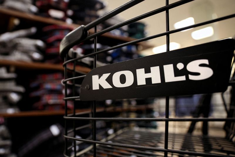 &copy; Reuters. FILE PHOTO: The Kohl's label is seen on a shopping cart in a Kohl's department store in the Brooklyn borough of New York, U.S., January 25, 2022.  REUTERS/Brendan McDermid/File Photo