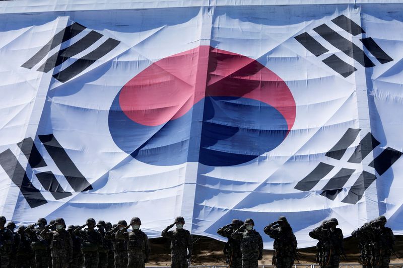 &copy; Reuters. علم كوريا الجنوبية في بوهانج في صورة من أرشيف رويترز.