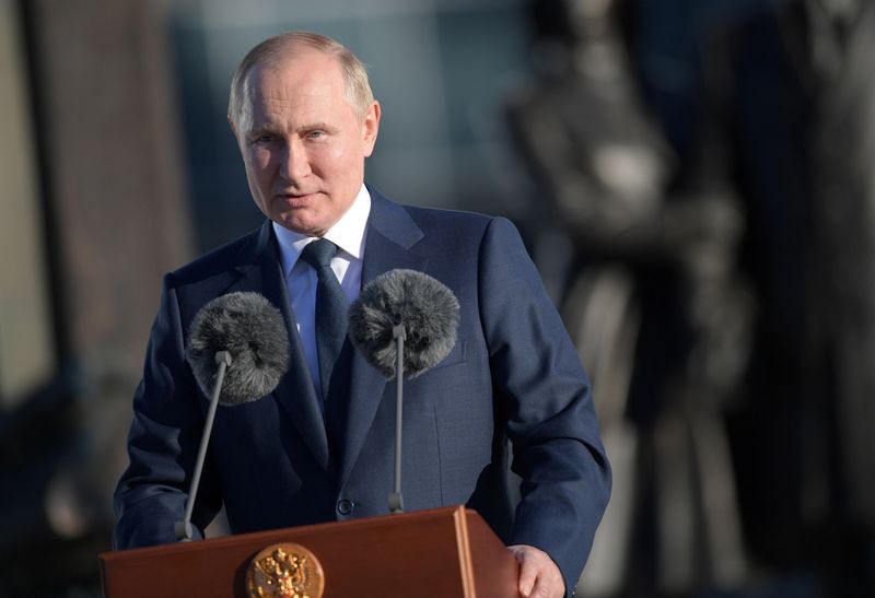 &copy; Reuters. FILE PHOTO: Russian President Vladimir Putin gives a speech in front of the monument "Fatherland, Valor, Honor" near the headquarters of the Foreign Intelligence Service of the Russian Federation (SVR), in Moscow, Russia June 30, 2022. Sputnik/Aleksey Nik