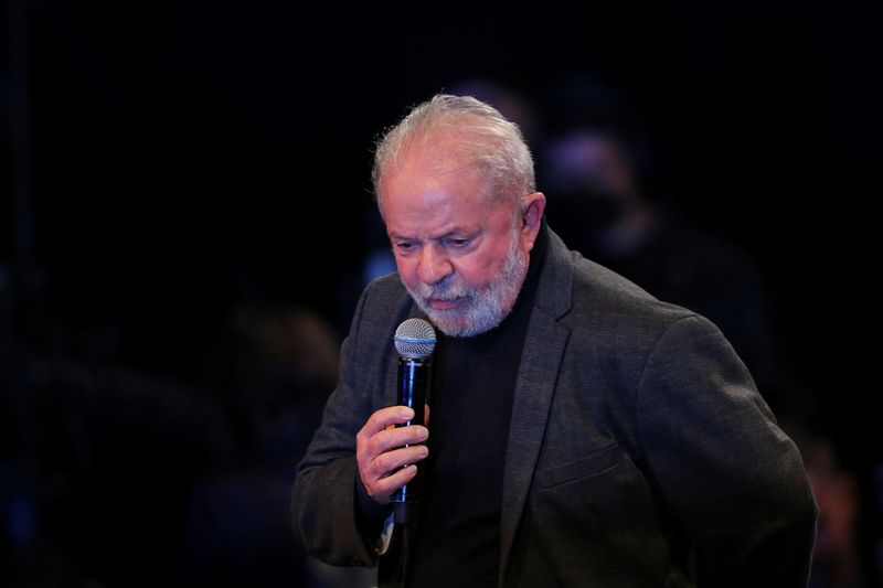 &copy; Reuters. Ex-presidente Luiz Inácio Lula da Silva discursa em Porto Alegre
01/06/2022 REUTERS/Diego Vara