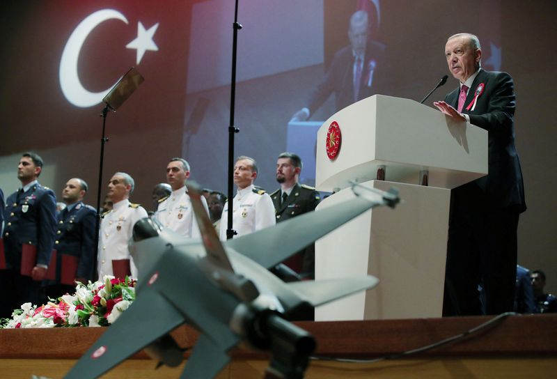 &copy; Reuters. الرئيس التركي رجب طيب أردوغان يتحدث في اسطنبول يوم الجمعة في صورة لرويترز. يحظر إعادة بيعها أو وضعها في الأرشيف. 